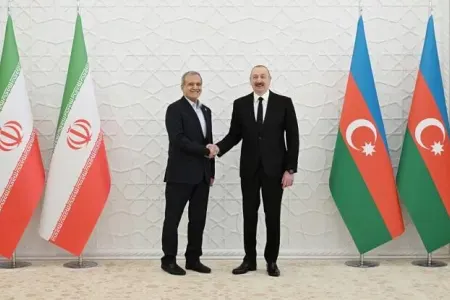 Əliyevlə Pezeşkian birgə bəyanat imzaladı