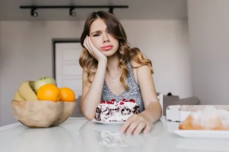 Stress zamanı yeyilməməsi lazım olan ən pis qidalar