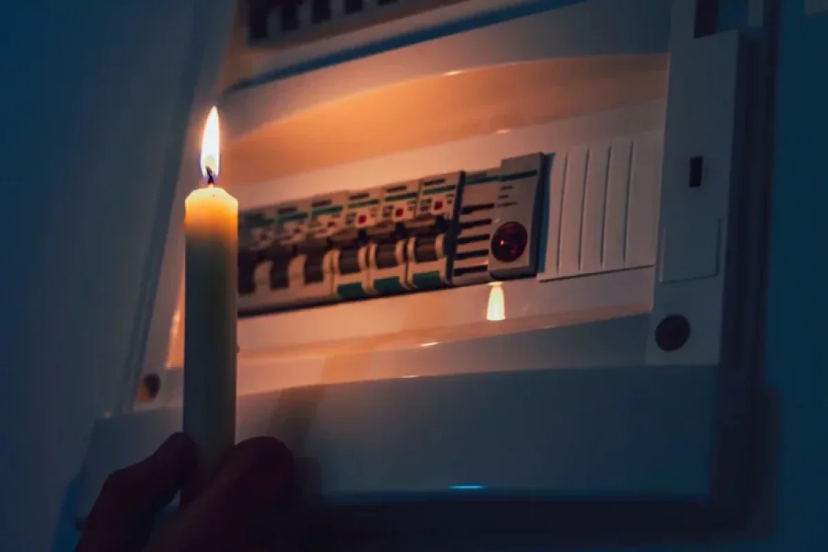 Ölkələr qaranlığa qərq oldu: - Metrolar boşaldıldı...