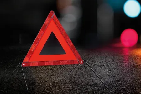Yük maşını minik avtomobilinə çırpıldı