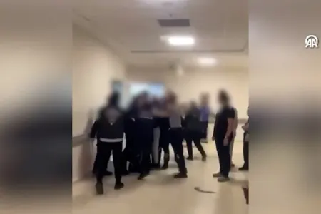 Xəstənin qohumu tibb bacısı ilə dava etdi - VİDEO
