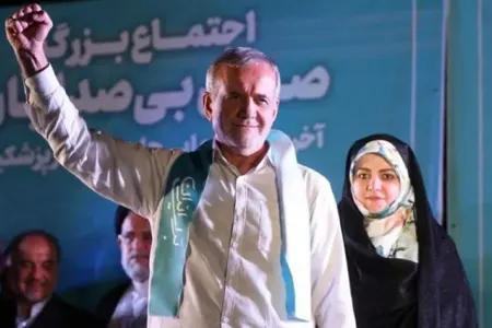 Məsud Pezeşkianın qızı da Bakıya gəlib - FOTO
