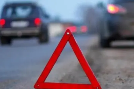 "Priora" yol kənarına aşdı, ölən var