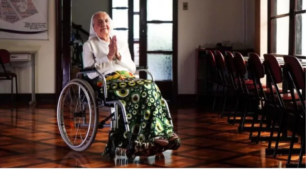 Dünyanın ən yaşlı qadını öldü - FOTO