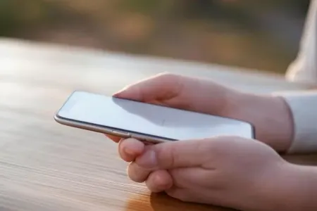 Məktəblərdə mobil telefon qadağası