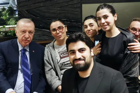 Prezident Ərdoğan kafedə vətəndaşlarla söhbət edib