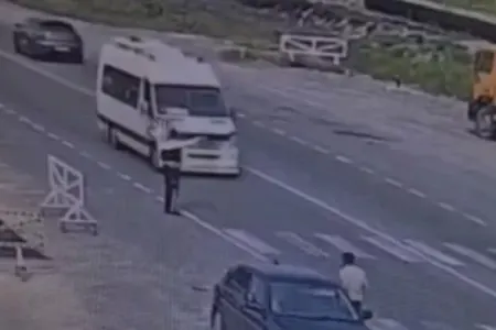 Sərxoş mikroavtobus sürücüsü həbs olundu - VİDEO