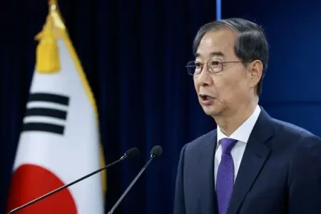 Müvəqqəti prezident Han istefa verdi