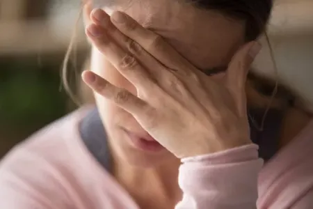 Ekspertlər xəbərdarlıq edir: "Hər baş ağrısı miqren deyil"