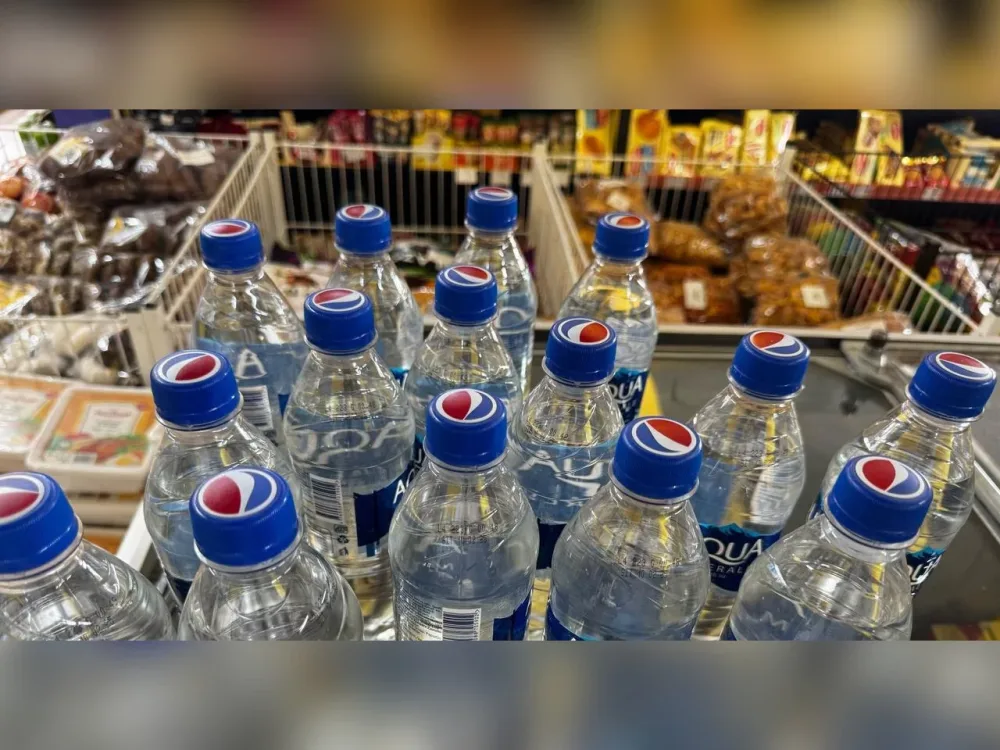 Bu marketdə vaxtı keçmiş məhsullar satılırmış - FOTO