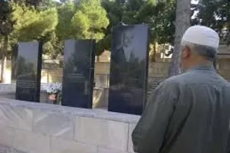 Molla qapısına gedənlərin nəzərinə - QADAĞANDIR!