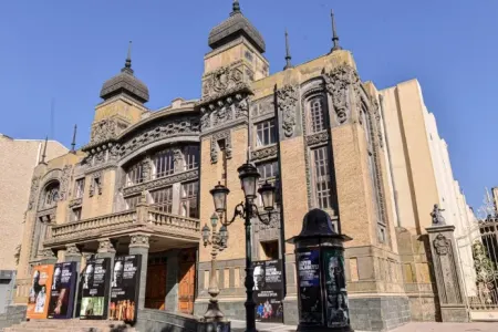 Əməkdar artist vəzifəsindən azad edildi