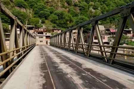 İran Ermənistana körpü hədiyyə etdi