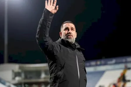 Arda Turan “Şaxtyor Donetsk”in yeni baş məşqçisi olacaq