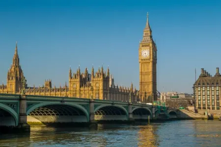 Britaniya Çinin xidmətçisidir – - Trampın müşaviri