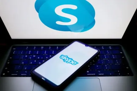 "Skype" fəaliyyətini dayandırdı