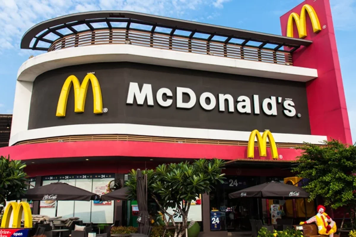 "McDonald's" restoranlarına maraq azalır - Şirkət müştəri itirir