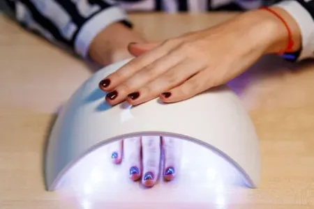 Manikür lampaları dəri xərçəngi riskini artırır