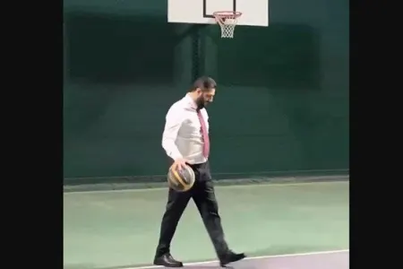 Suriya prezidenti basketbol oynadı - VİDEO