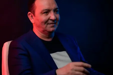 "Bütün ailəmi evli-eşikli, maşınlı etmişəm"