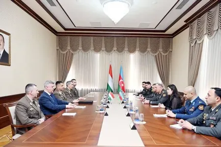 Zakir Həsənov Qabor Böröndi ilə görüşdü