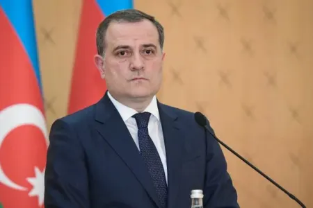 Ceyhun Bayramov İraqa rəsmi səfərə yola düşdü