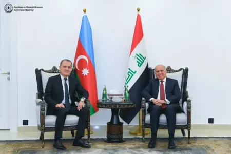 Ceyhun Bayramov iraqlı həmkarı ilə görüşüb - YENİLƏNDİ