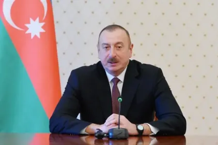 İlham Əliyevin Baş katib ilə məhdud tərkibdə görüşü başladı