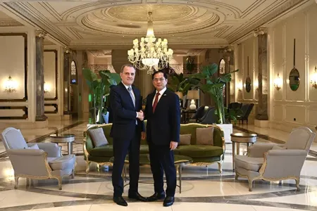 Bayramov vyetnamlı həmkarı ilə görüşdü