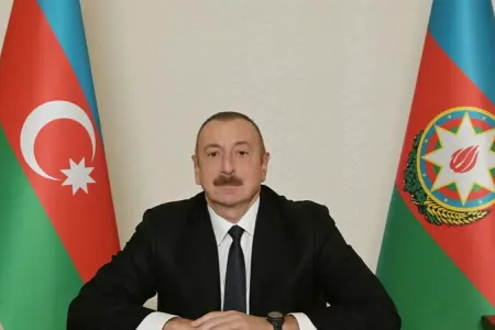 İlham Əliyev zirvə toplantısının iştirakçılarına müraciət etdi