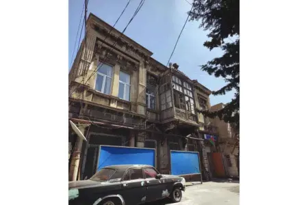 Bakıda tarixi bina sökülür?