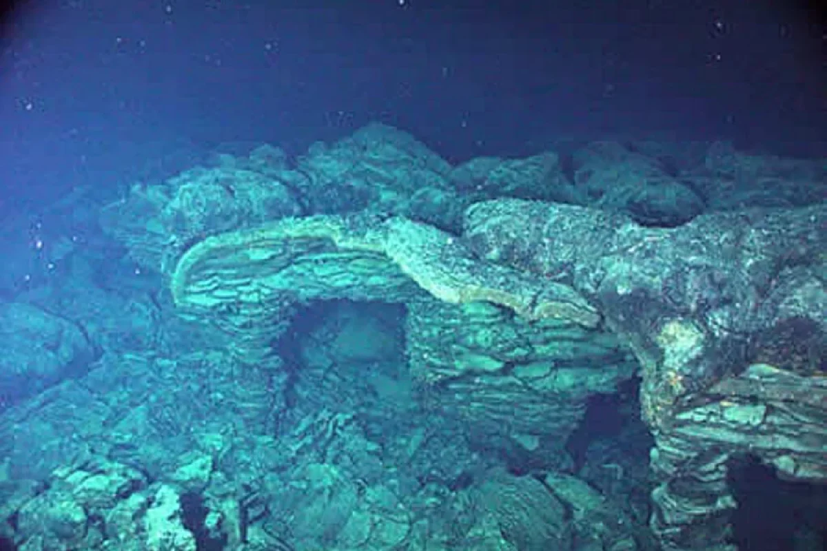 Ən böyük sualtı vulkan bu tarixdə - PÜSKÜRƏ BİLƏR