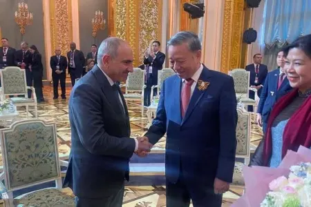 Paşinyan Moskvada – - Belə qarşılandı - FOTO