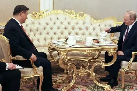Putin Si Cinpinə çay təklif etdi: - bu gizli mənanı ifadə edirmiş - VİDEO