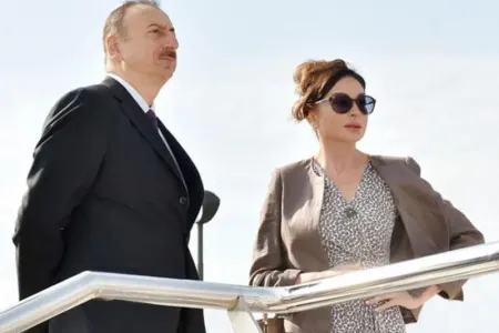 Prezident və birinci xanım açılışda iştirak etdi