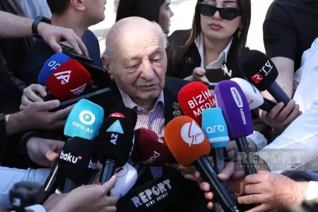 Ömər Eldarov: - Ulu Öndər rəssam olmaq istəyib