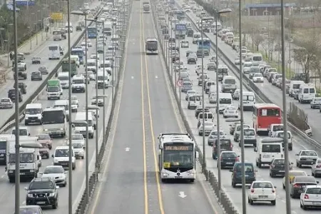 İstanbulda iki metrobus toqquşdu: yaralıların sayı 40-a çatdı