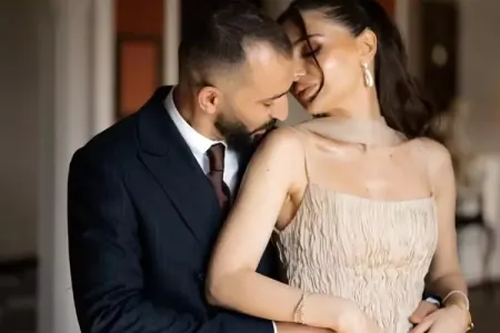 Azərbaycanlı bloger nişanlandı - FOTO