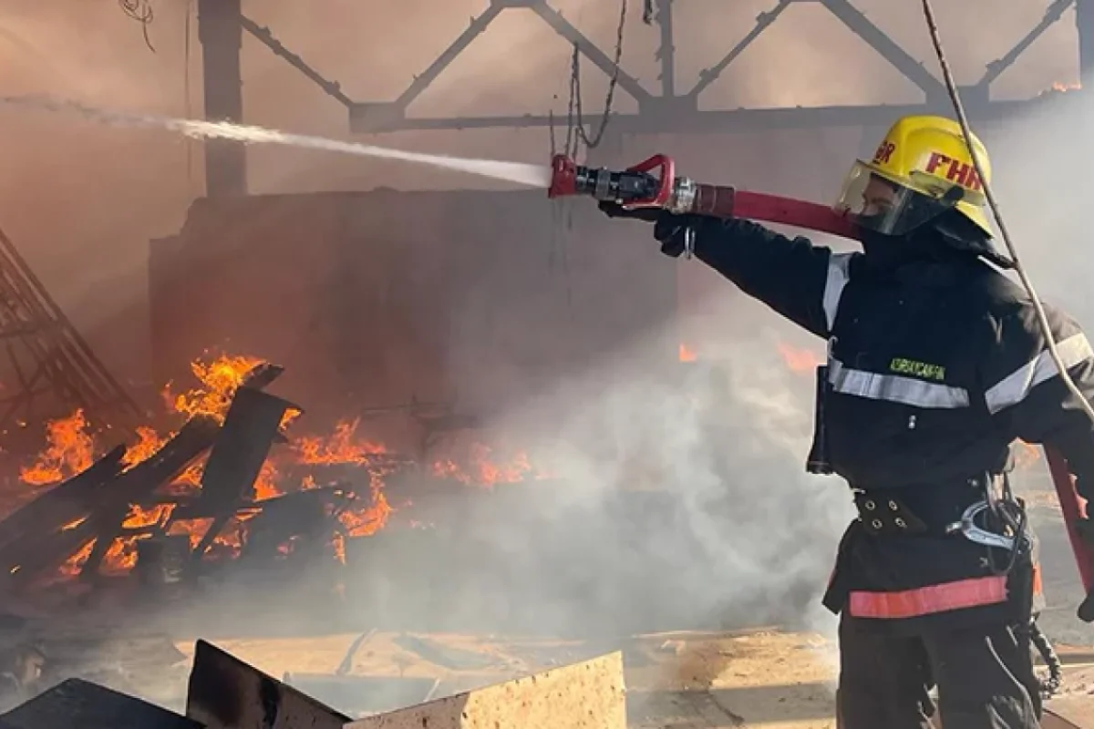 Kaluqada müəllim milli qvardiyanın beş avtomobilini yandırıb