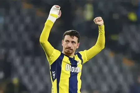 Mert Hakan Yandaş ayağını itirəcək?