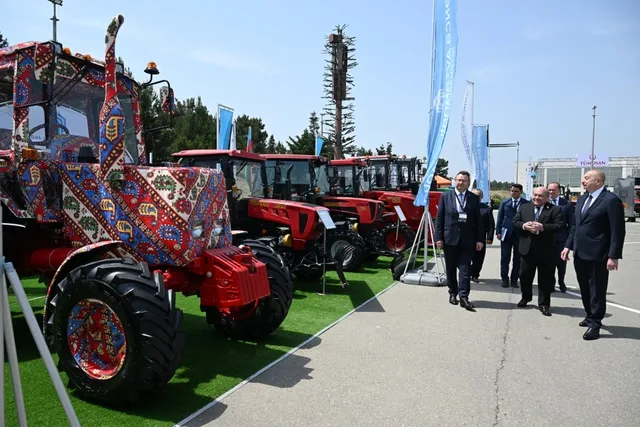 İlham Əliyev "InterFood Azerbaijan" və "Caspian Agro" sərgiləri ilə tanış oldu