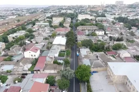Bakının bu ərazisində evlər su qiymətinədir