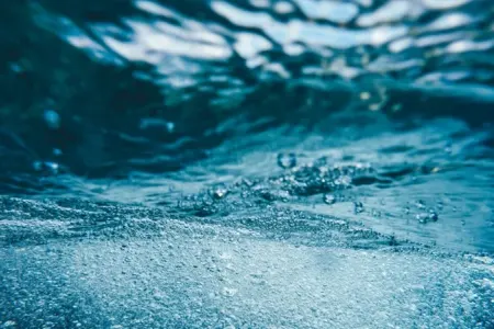 Təsadüfən edilən qeyri-adi kəşf: Öz-özünə forma alan maye!