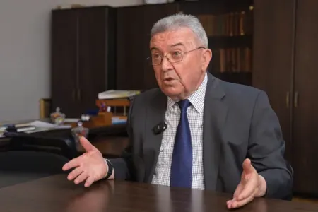 Hər şagirdə görə pul ayrıla bilər - Sabiq nazir