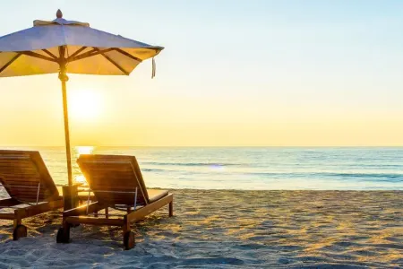 Məşhur aparıcı çimərlik geyimində ulduz oldu