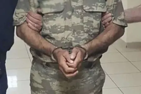 Sabiq müdafiə naziri həbs edildi - FOTO