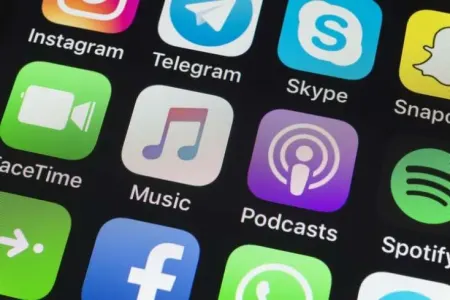 ​“WhatsApp”a yeni düymə əlavə edildi - Sıxanda hamı sizi görəcək