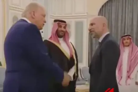 Trampı bu səfərdə azərbaycanlı iş adamı müşayiət edib