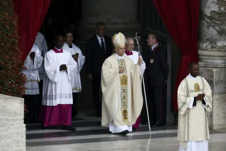 Papa XIV Leonun taxta çıxma mərasimi keçirilir