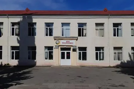 Müəllim məktəbdə xəsarət aldı